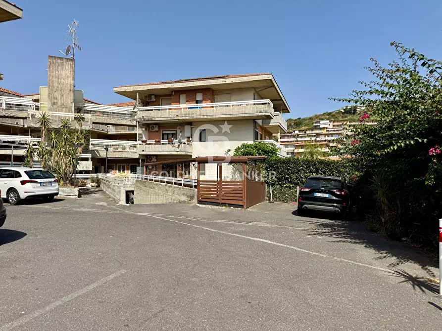 Immagine 3 di Appartamento in vendita  in Via Vampolieri 50 a Aci Castello