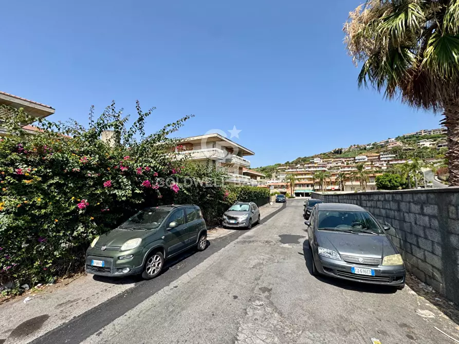 Immagine 5 di Appartamento in vendita  in Via Vampolieri 50 a Aci Castello