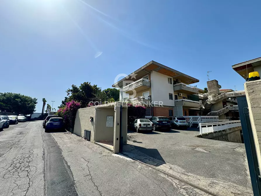 Immagine 1 di Appartamento in vendita  in Via Vampolieri 50 a Aci Castello