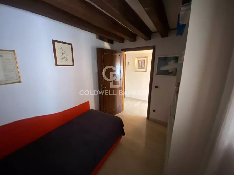 Immagine 18 di Appartamento in vendita  in Calle Dello San Polo - Sturion a Venezia