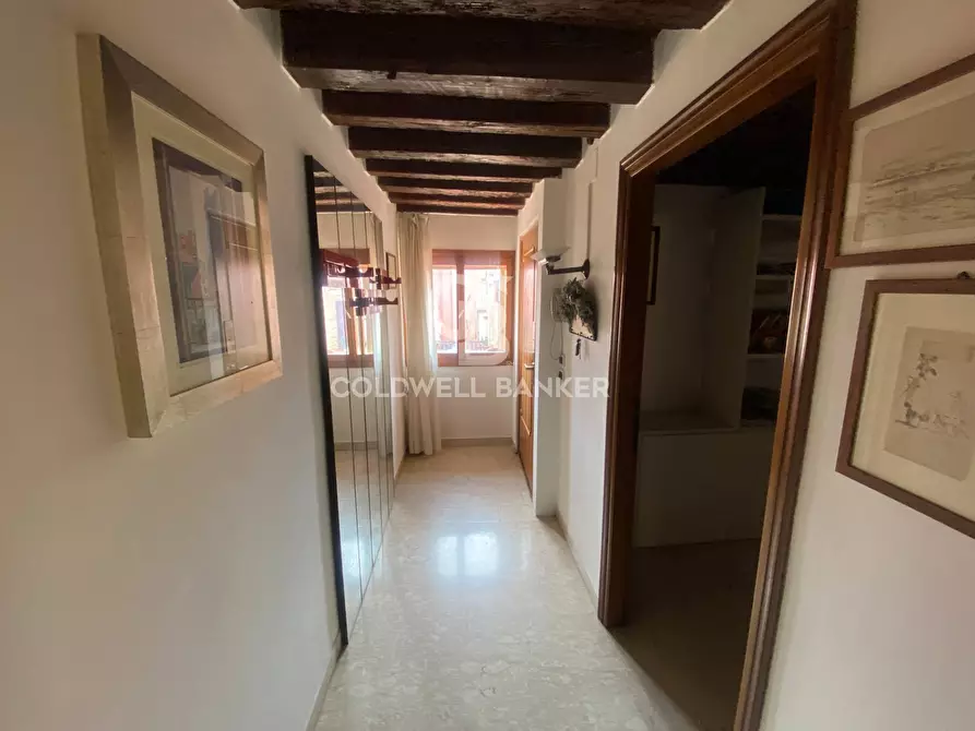 Immagine 13 di Appartamento in vendita  in Calle Dello San Polo - Sturion a Venezia
