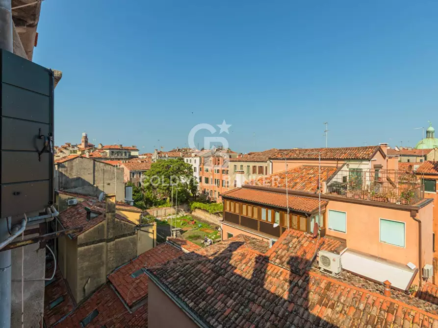 Immagine 8 di Appartamento in vendita  in Fondamenta Santa Croce - Rio Marin a Venezia