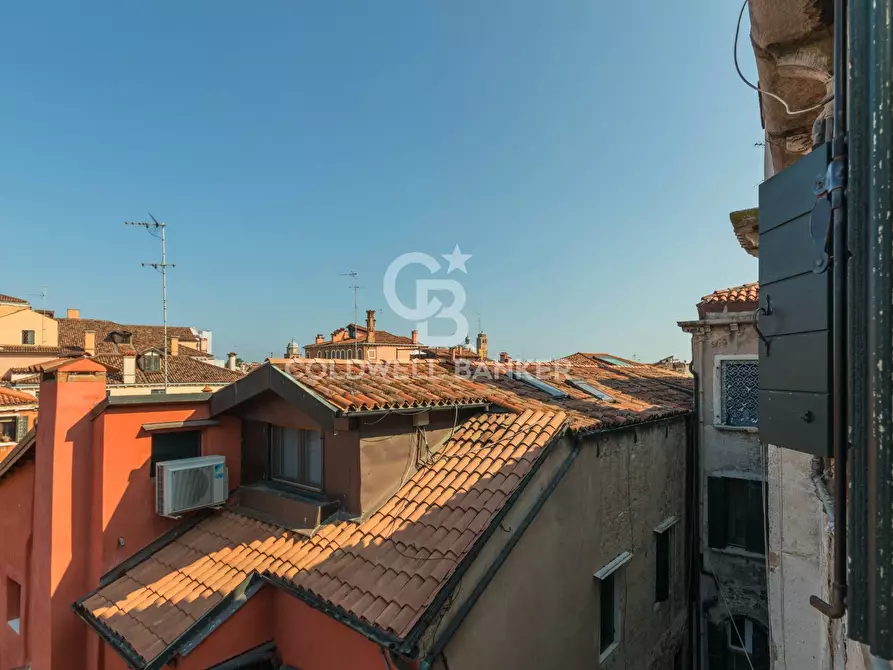 Immagine 17 di Appartamento in vendita  in Fondamenta Santa Croce - Rio Marin a Venezia