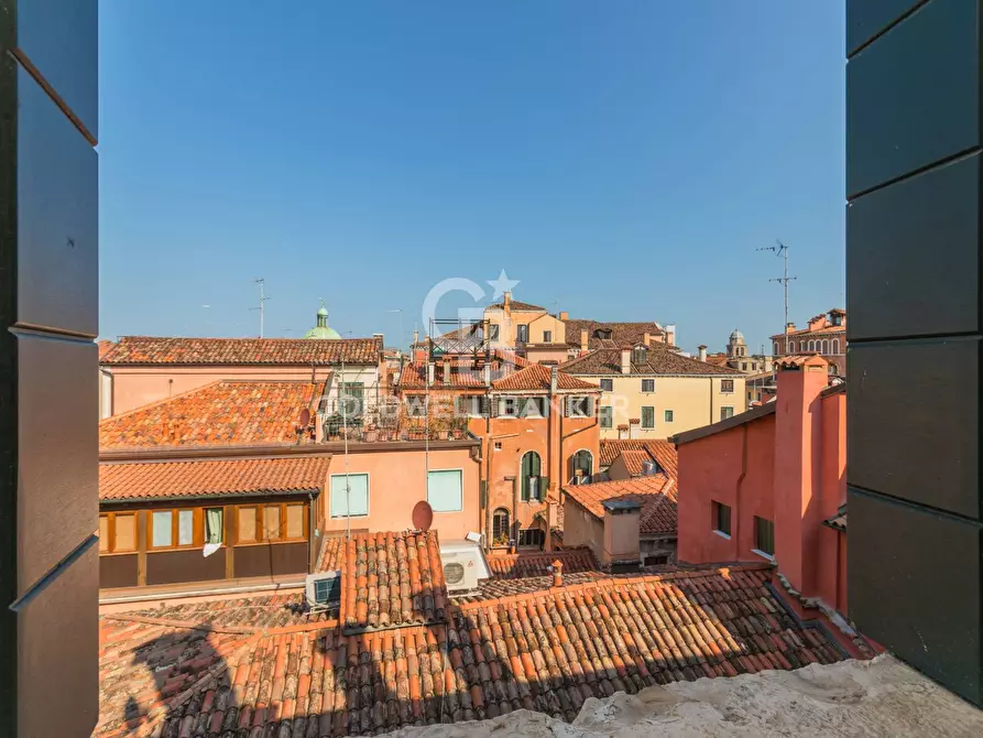Immagine 22 di Appartamento in vendita  in Fondamenta Santa Croce - Rio Marin a Venezia