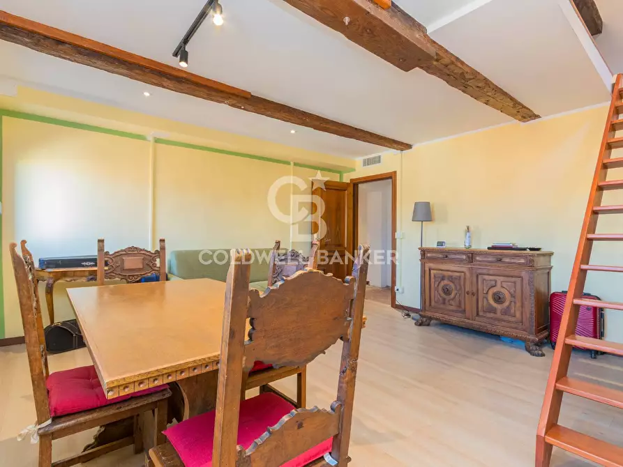 Immagine 3 di Appartamento in vendita  in Fondamenta Santa Croce - Rio Marin a Venezia
