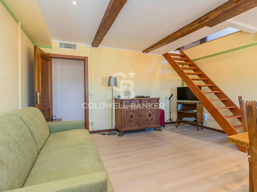Immagine 5 di Appartamento in vendita  in Fondamenta Santa Croce - Rio Marin a Venezia