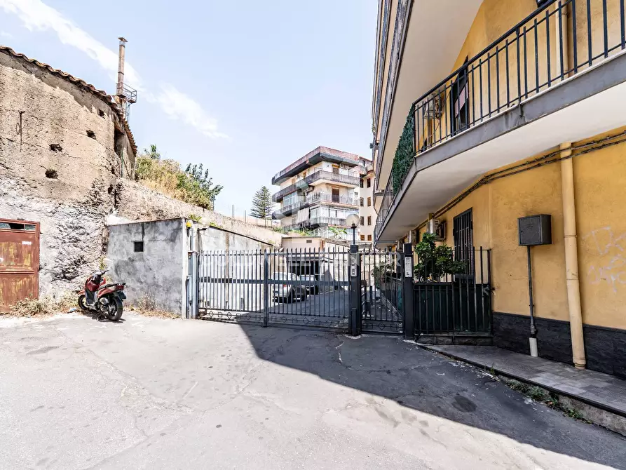 Immagine 23 di Appartamento in vendita  in Via Sicilia 23 a Aci Catena
