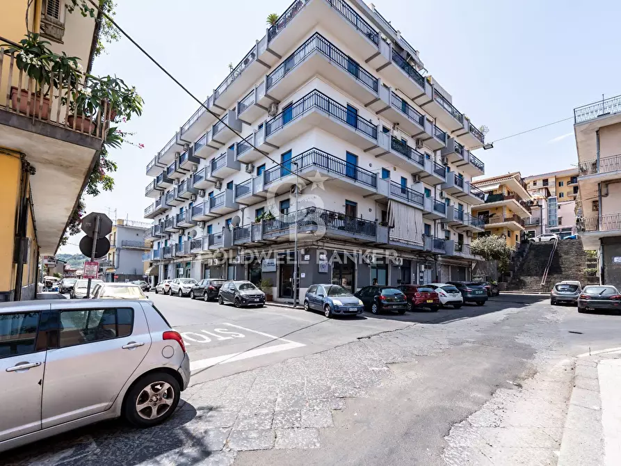 Immagine 20 di Appartamento in affitto  in via Francesco Strano 108 a Aci Catena