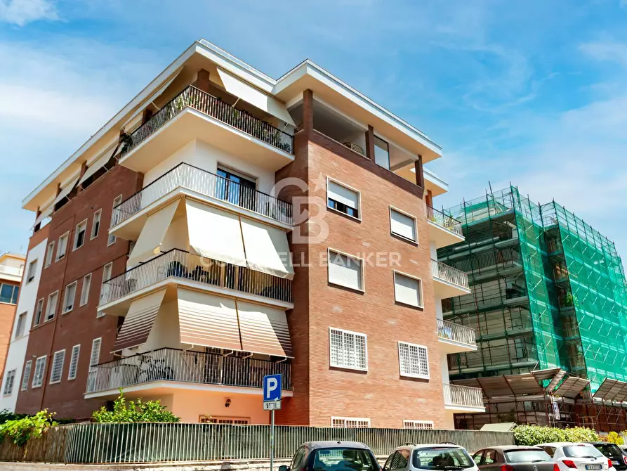 Immagine 6 di Appartamento in vendita  in Via Emilio Albertario a Roma