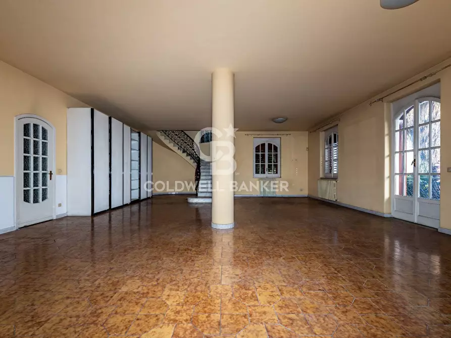 Immagine 9 di Villa in vendita  a Gravina Di Catania