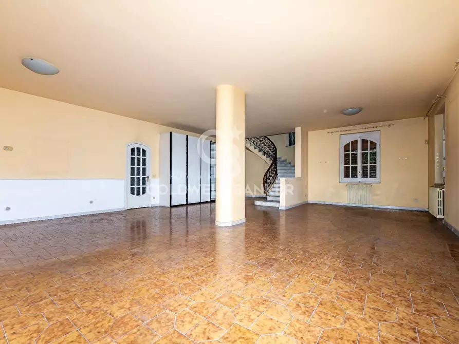 Immagine 10 di Villa in vendita  a Gravina Di Catania