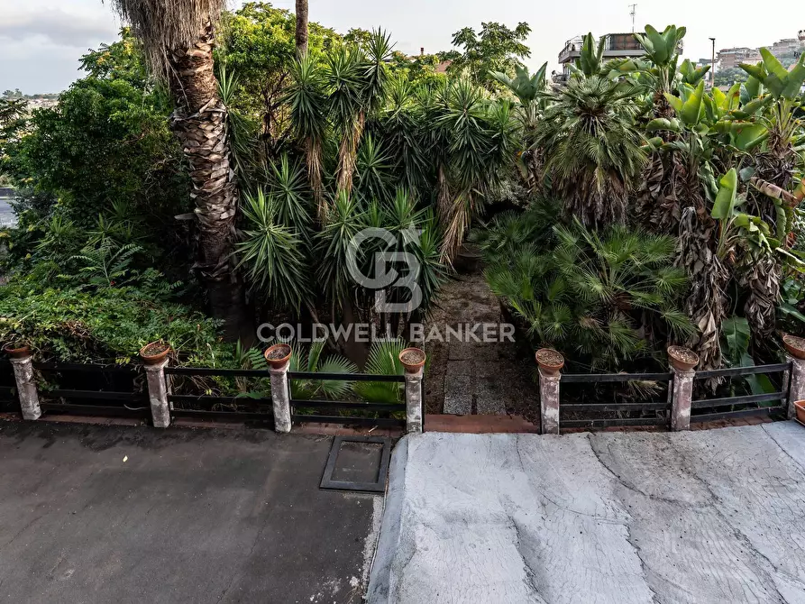 Immagine 51 di Villa in vendita  a Gravina Di Catania