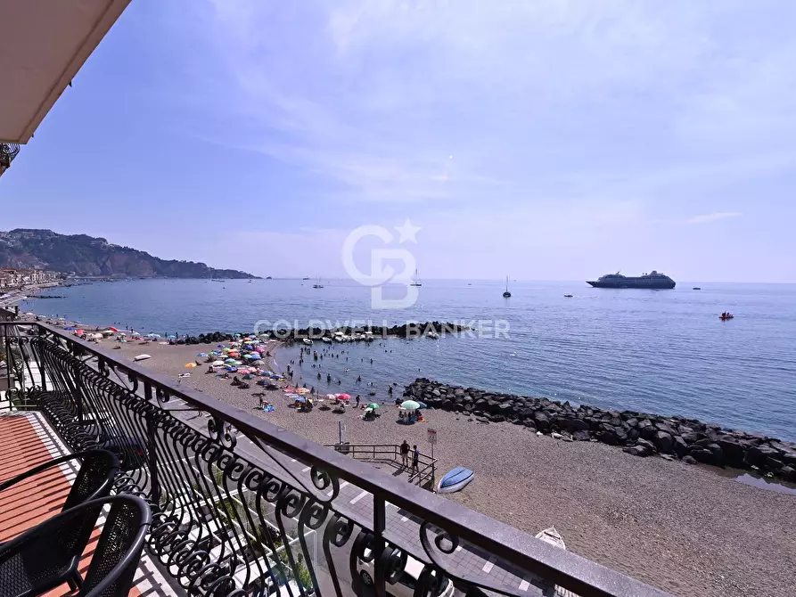 Immagine 1 di Appartamento in vendita  in lungomare tysandros 38 a Giardini-Naxos
