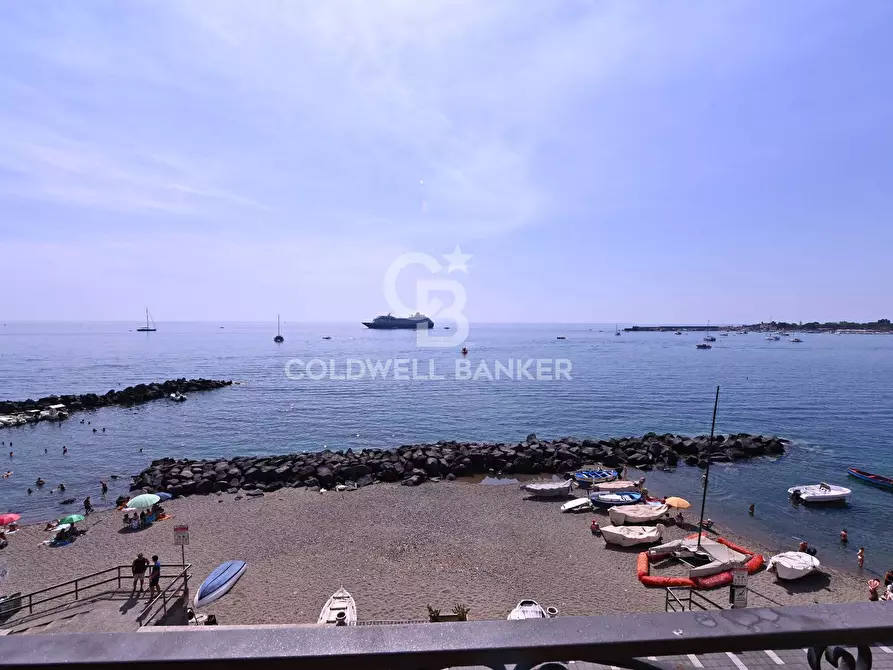 Immagine 3 di Appartamento in vendita  in lungomare tysandros 38 a Giardini-Naxos