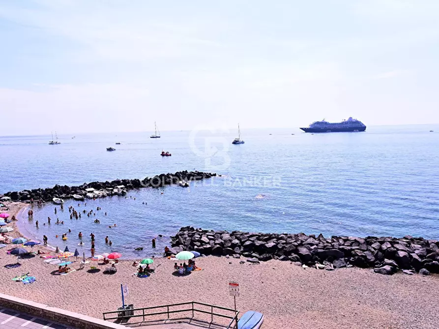 Immagine 4 di Appartamento in vendita  in lungomare tysandros 38 a Giardini-Naxos