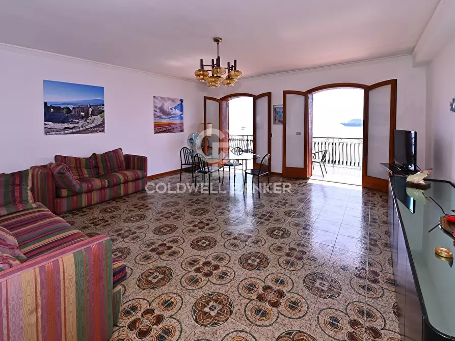 Immagine 11 di Appartamento in vendita  in lungomare tysandros 38 a Giardini-Naxos