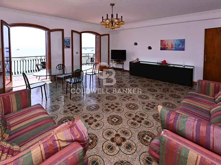 Immagine 12 di Appartamento in vendita  in lungomare tysandros 38 a Giardini-Naxos