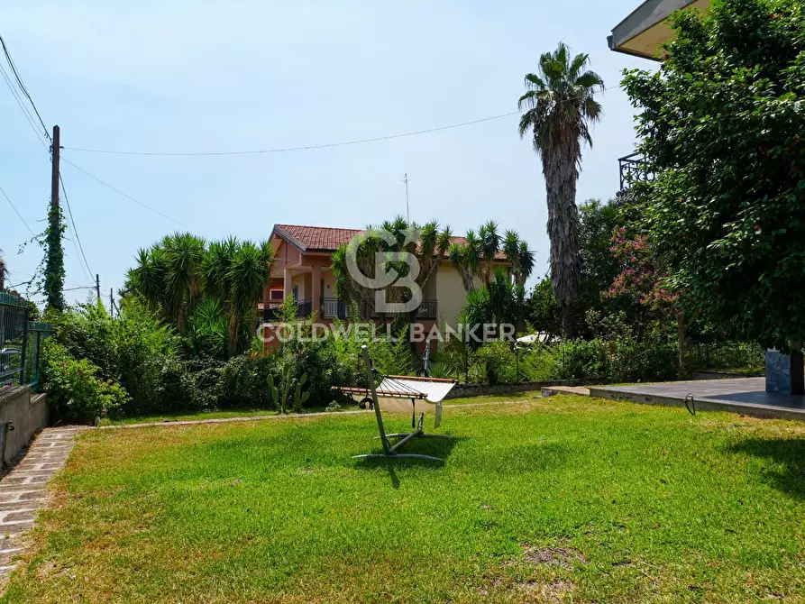 Immagine 13 di Villa in vendita  in VIA PABLO PICASSO 15 a Trecastagni