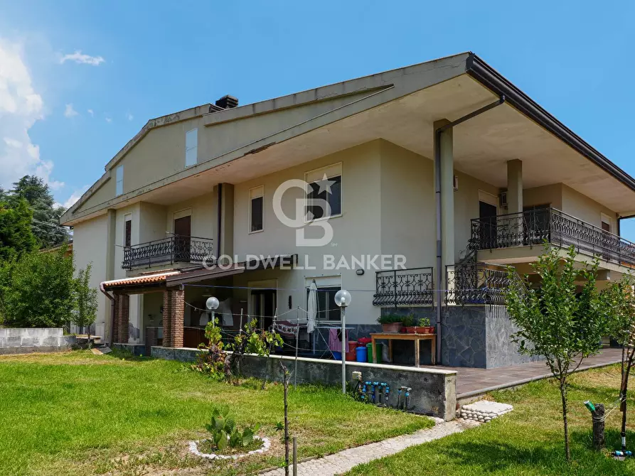 Immagine 1 di Villa in vendita  in VIA PABLO PICASSO 15 a Trecastagni