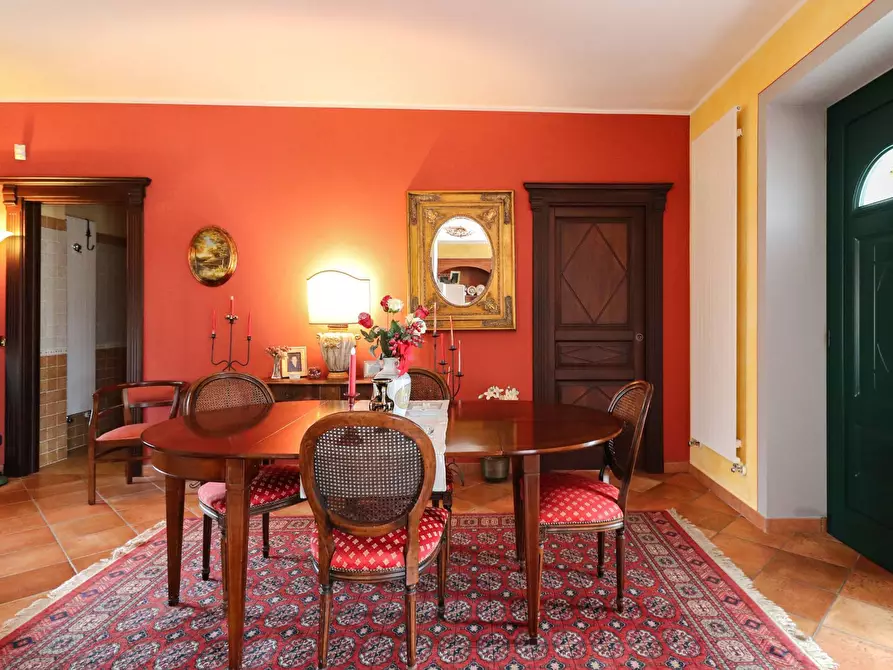 Immagine 7 di Villa in vendita  in Località riviera a Monforte D'alba