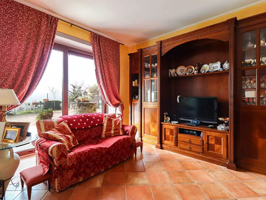 Immagine 8 di Villa in vendita  in Località riviera a Monforte D'alba