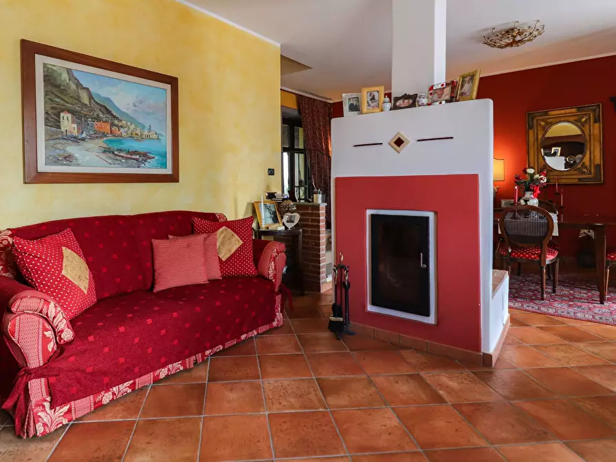 Immagine 10 di Villa in vendita  in Località riviera a Monforte D'alba