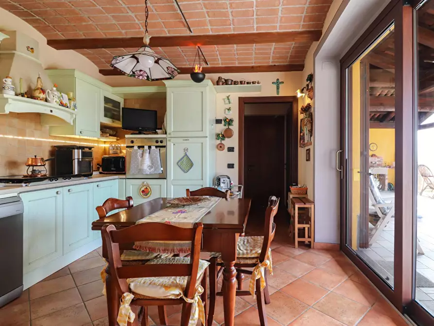 Immagine 12 di Villa in vendita  in Località riviera a Monforte D'alba