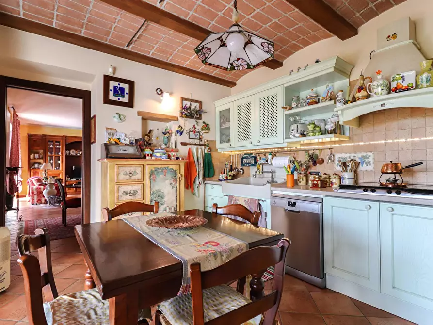 Immagine 13 di Villa in vendita  in Località riviera a Monforte D'alba