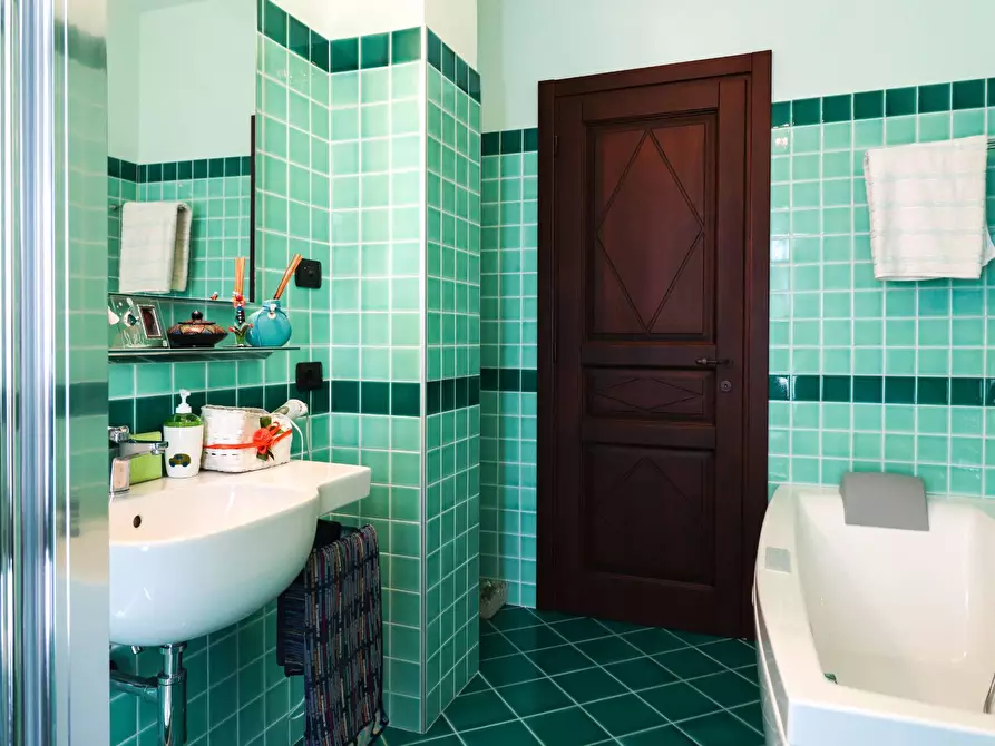 Immagine 19 di Villa in vendita  in Località riviera a Monforte D'alba