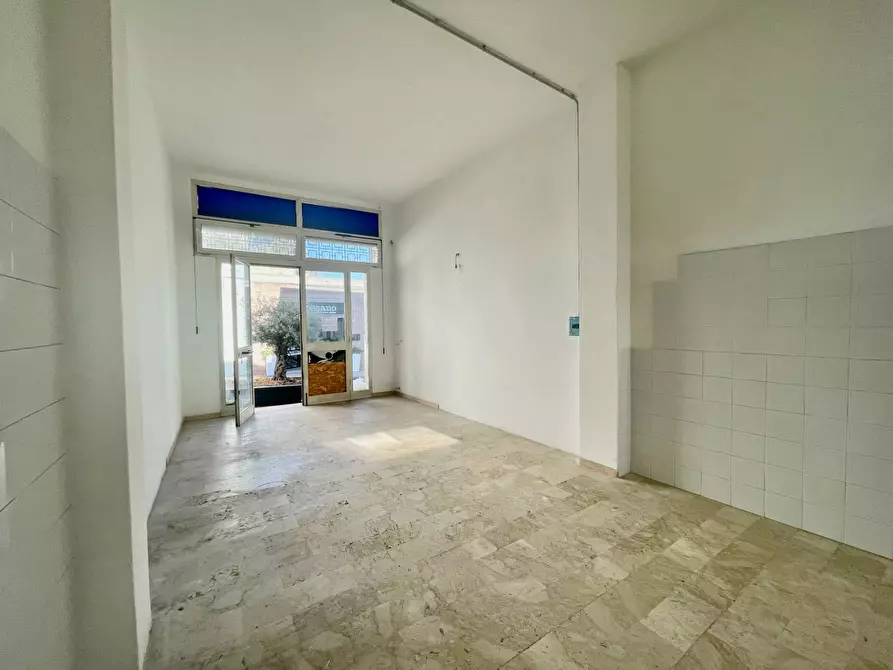 Immagine 13 di Negozio in affitto  in Via Regina Elena 12/A a Olbia