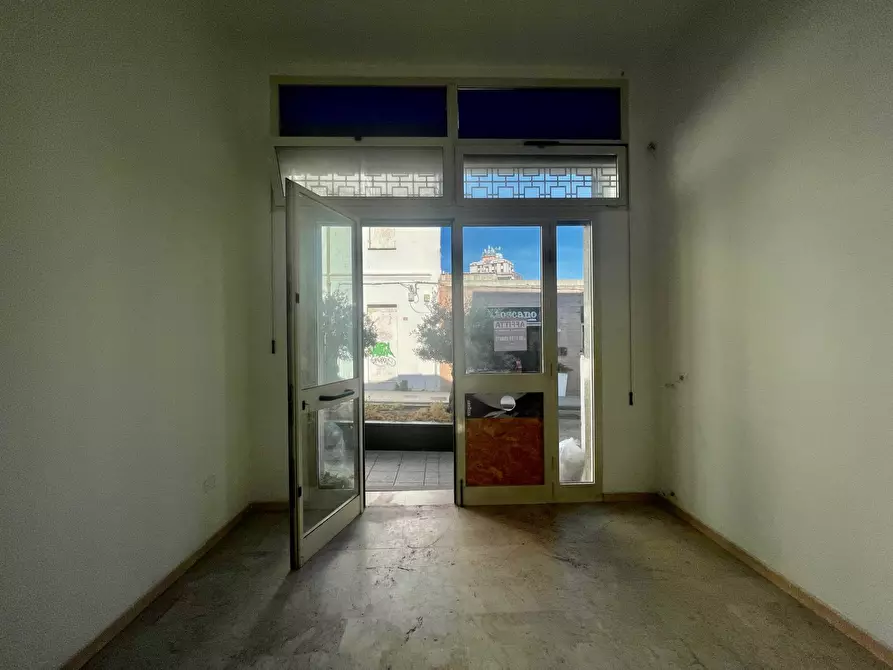 Immagine 15 di Negozio in affitto  in Via Regina Elena 12/A a Olbia