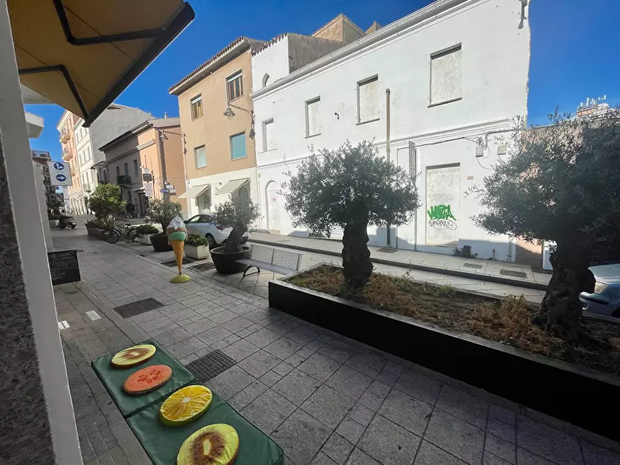 Immagine 2 di Negozio in affitto  in Via Regina Elena 12/A a Olbia