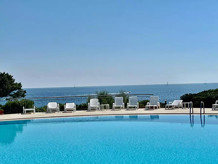 Immagine 2 di Appartamento in vendita  in Cala de Flores Porto Cervo snc a Arzachena