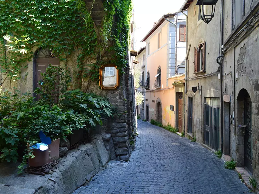Immagine 2 di Casa indipendente in vendita  in Via Vallecupa 13/15 a Viterbo