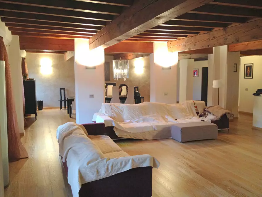 Immagine 4 di Appartamento in vendita  a Mantova