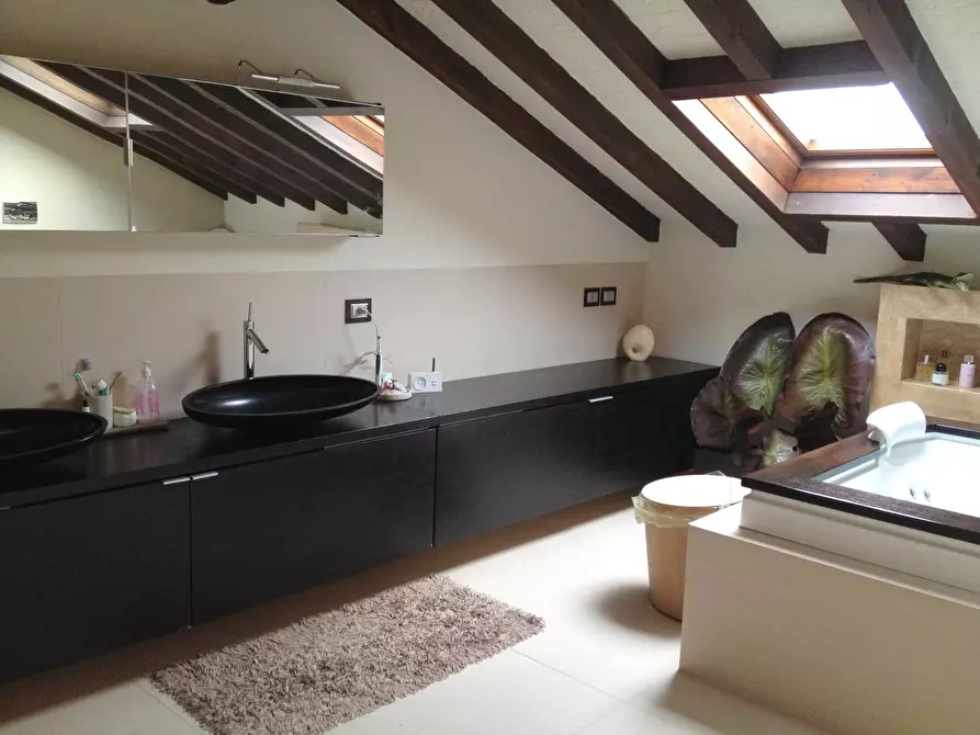 Immagine 6 di Appartamento in vendita  a Mantova