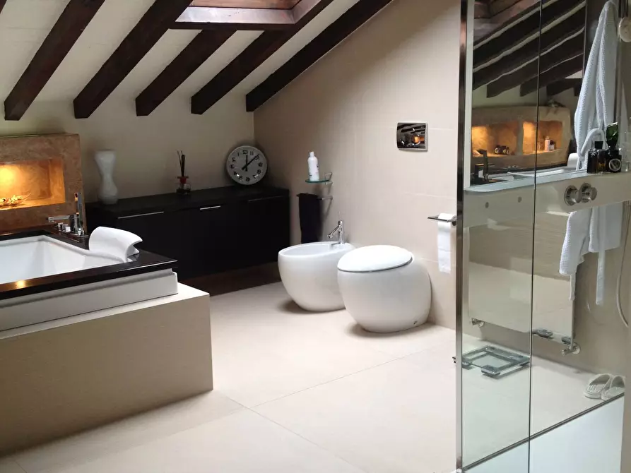 Immagine 8 di Appartamento in vendita  a Mantova