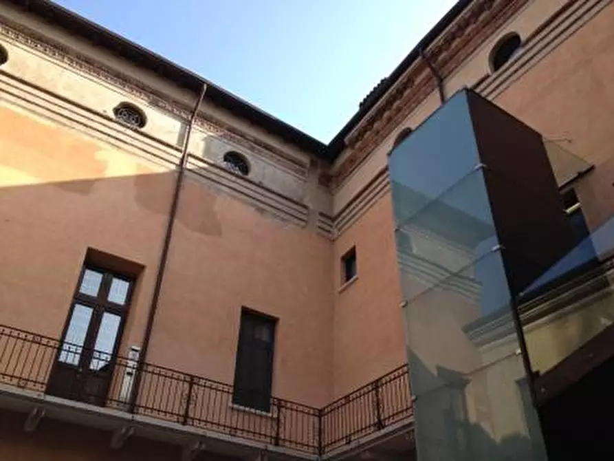 Immagine 7 di Appartamento in vendita  a Mantova