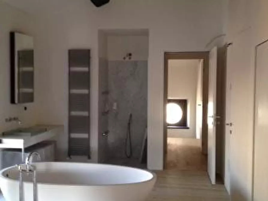 Immagine 3 di Appartamento in vendita  a Mantova