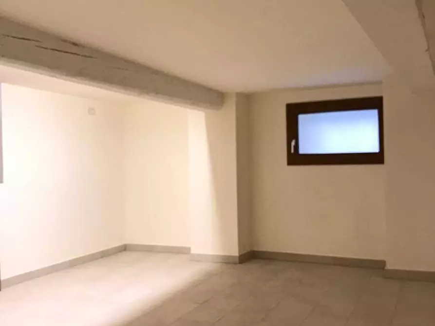 Immagine 10 di Appartamento in vendita  a Mantova