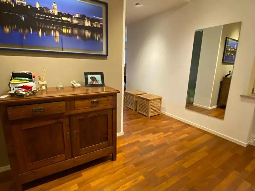 Immagine 2 di Appartamento in vendita  a Mantova