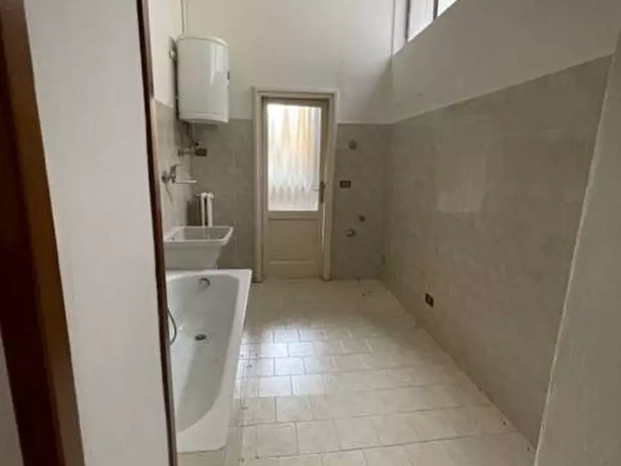 Immagine 5 di Casa indipendente in vendita  a Mantova