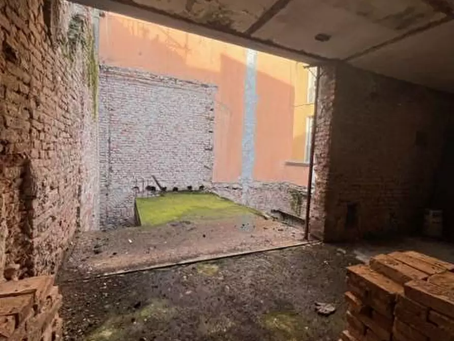 Immagine 13 di Casa indipendente in vendita  a Mantova