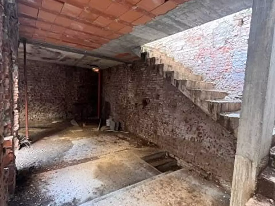 Immagine 9 di Casa indipendente in vendita  a Mantova