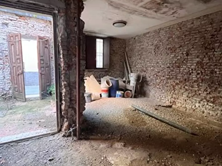 Immagine 4 di Casa indipendente in vendita  a Mantova