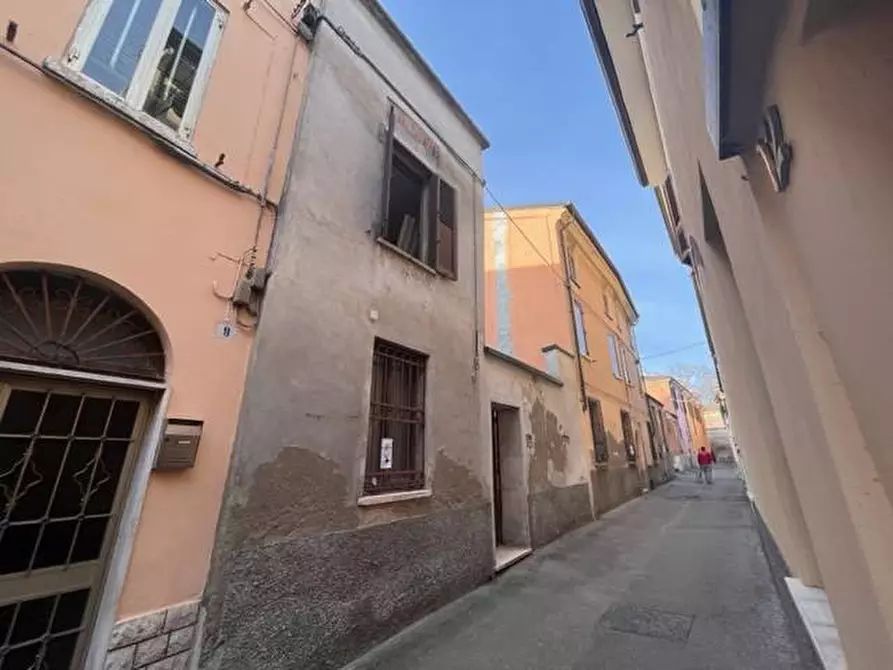 Immagine 10 di Casa indipendente in vendita  a Mantova