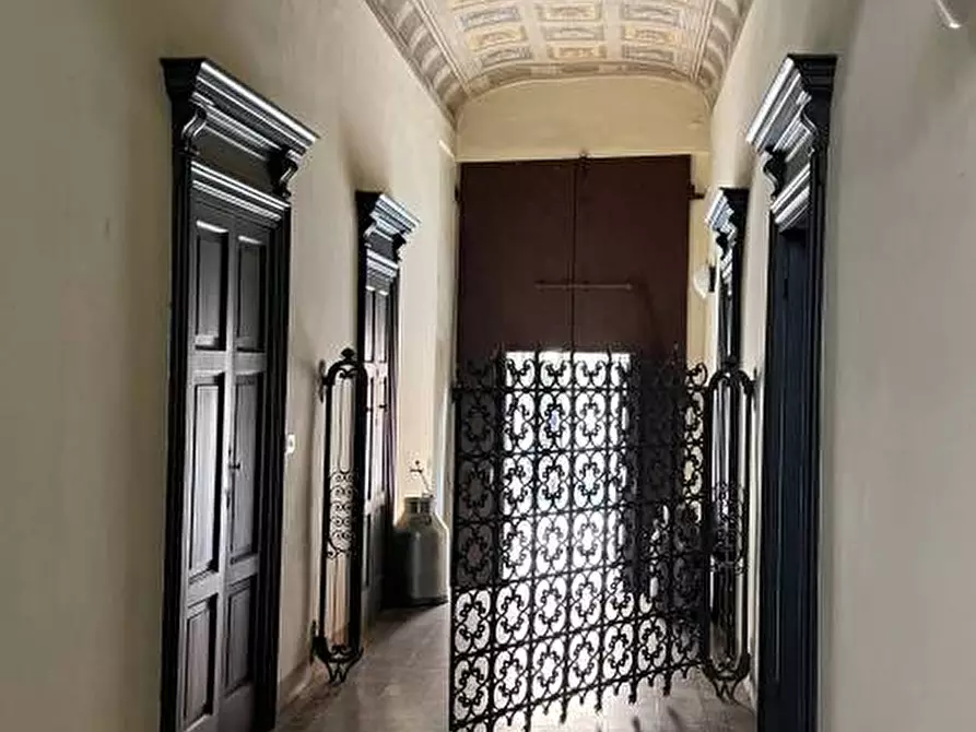 Immagine 11 di Appartamento in vendita  a Mantova