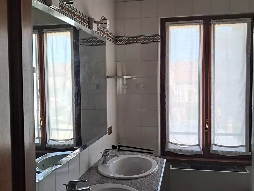 Immagine 13 di Casa indipendente in vendita  a Mantova