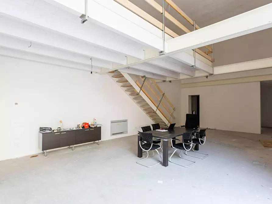 Immagine 5 di Ufficio in vendita  a Mantova