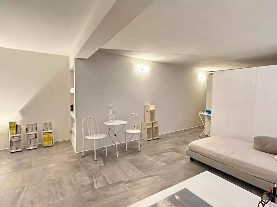 Immagine 13 di Appartamento in vendita  a Mantova